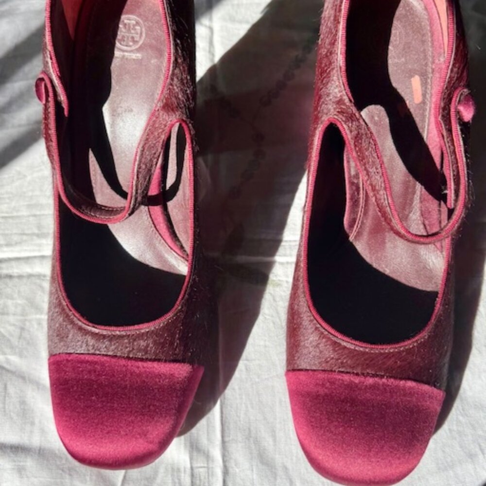 Tory Burch 10M  4 " heels, good condition, very unique & well made